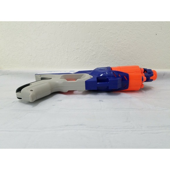 Nerf Elite Disruptor with 6 Darts. - Picture 6 of 8